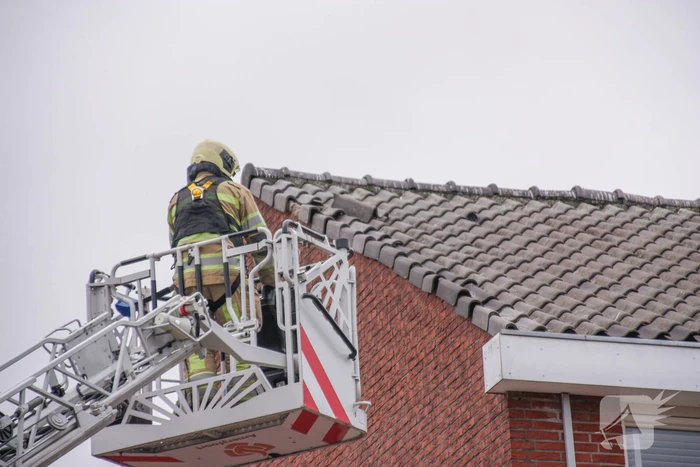 Dakpannen woning losgewaaid