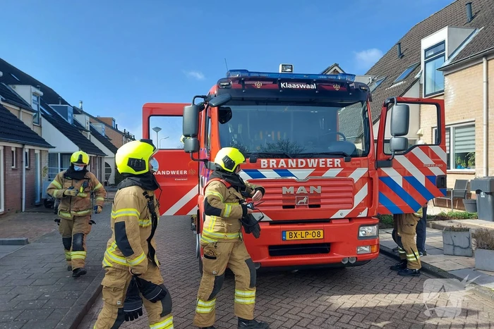 Dakpannen waaien van dak woning af