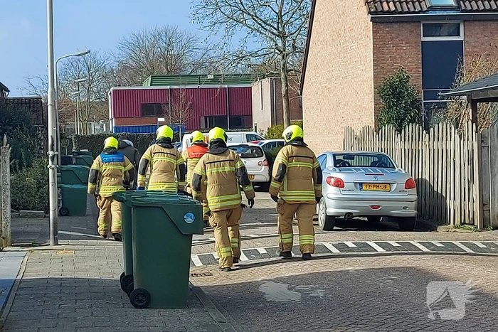 Dakpannen waaien van dak woning af