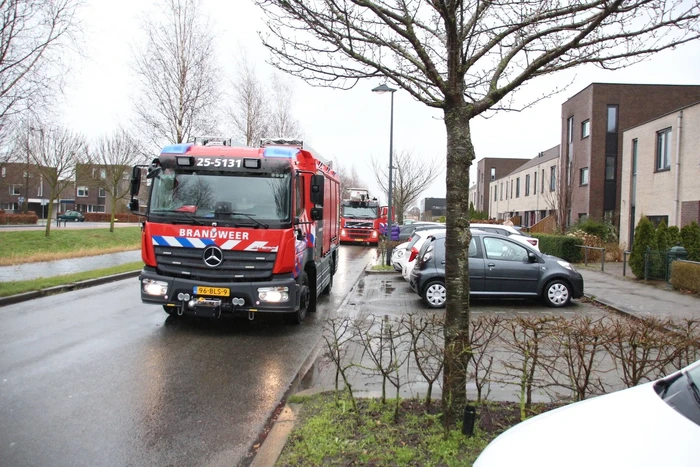 Dakdelen laten los door storm