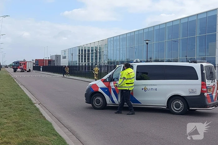 Dakplaat losgelaten door storm
