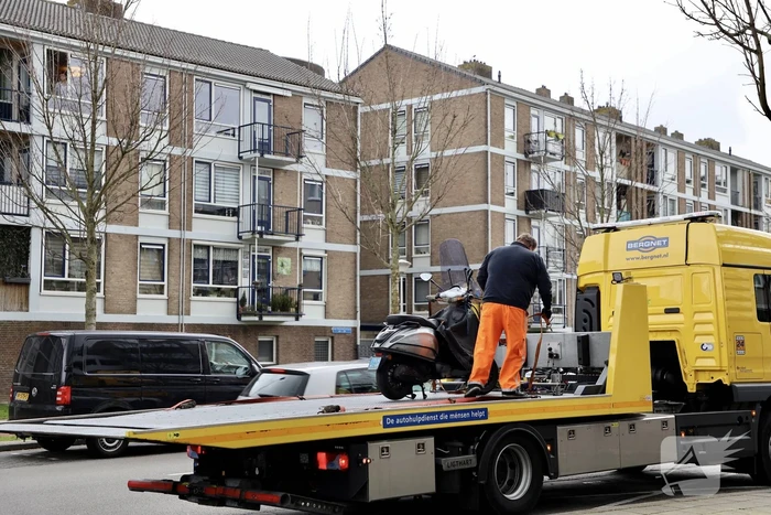 Politie neemt scooter in beslag