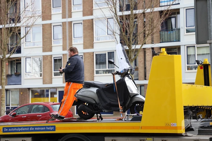 Politie neemt scooter in beslag