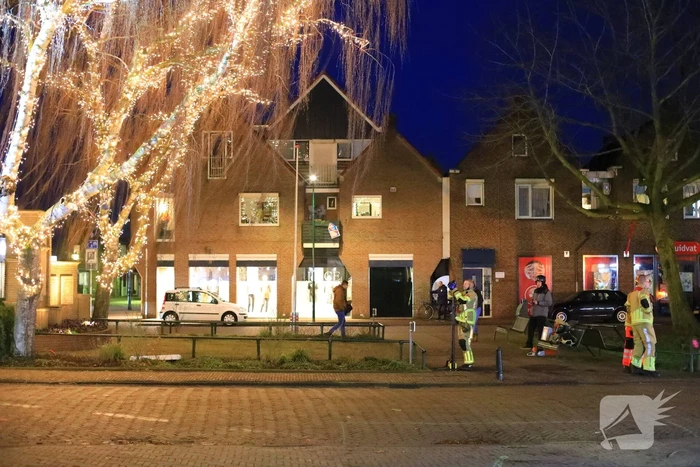 Instabiele boom omgezaagd door brandweer