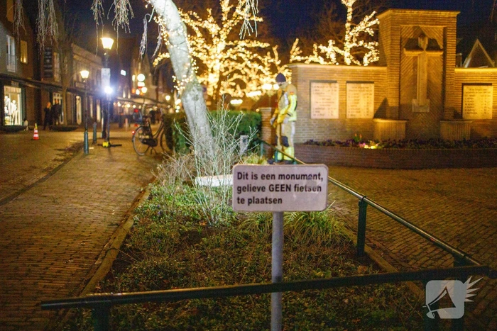 Instabiele boom omgezaagd door brandweer