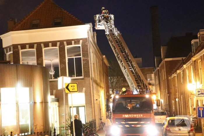 Dakpannen waaien van dak af