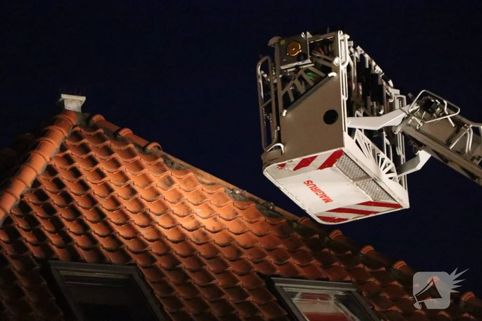 Dakpannen waaien van dak af