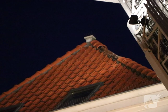 Dakpannen waaien van dak af