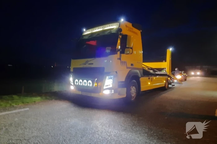 Brandweer doet controle na pechgeval met rokende motor