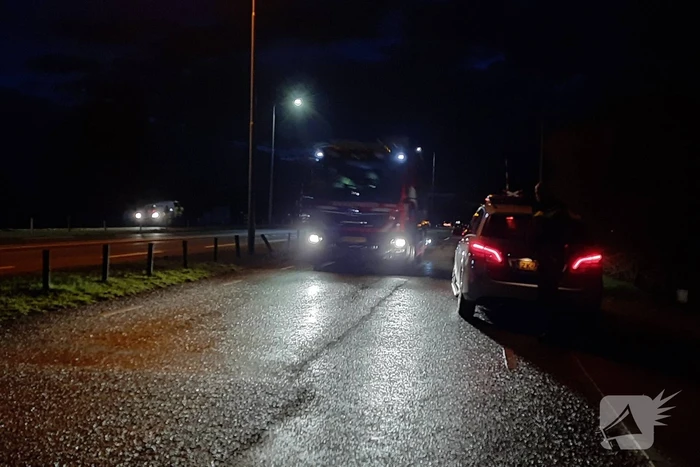 Brandweer doet controle na pechgeval met rokende motor
