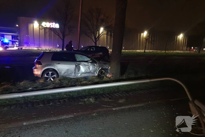 Bestuurder aangehouden na crash tegen boom