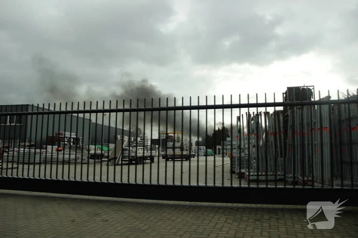 Grote brand bij autosloperij