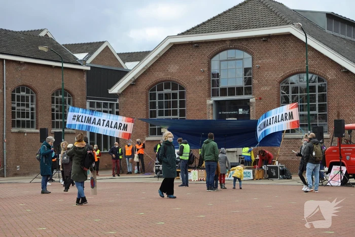 Klimaatdemonstratie bij Wagenwerkplaats