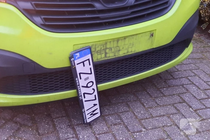 Schade bij botsing tussen bestelbussen