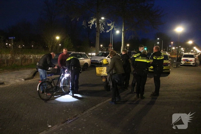 Maaltijdbezorger en fietser in botsing