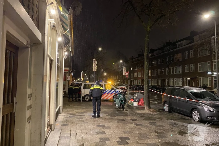 Meerdere kogelinslagen bij slijterij