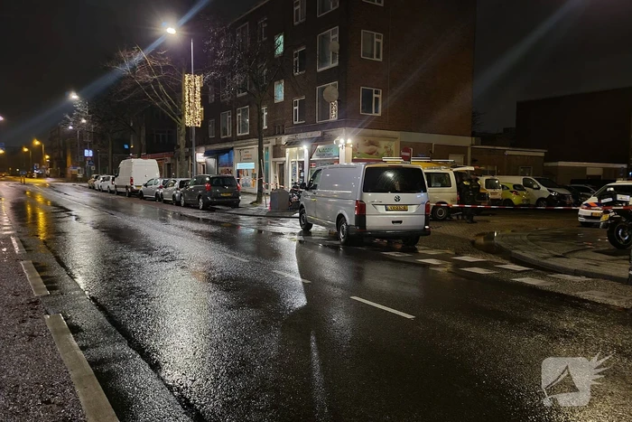 Meerdere kogelinslagen bij slijterij