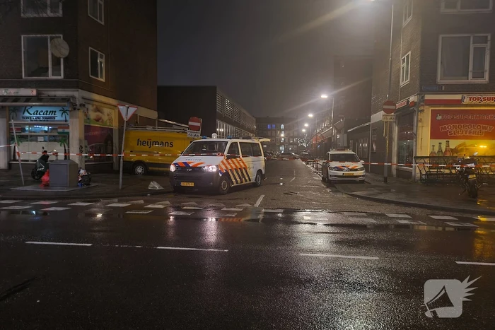 Meerdere kogelinslagen bij slijterij