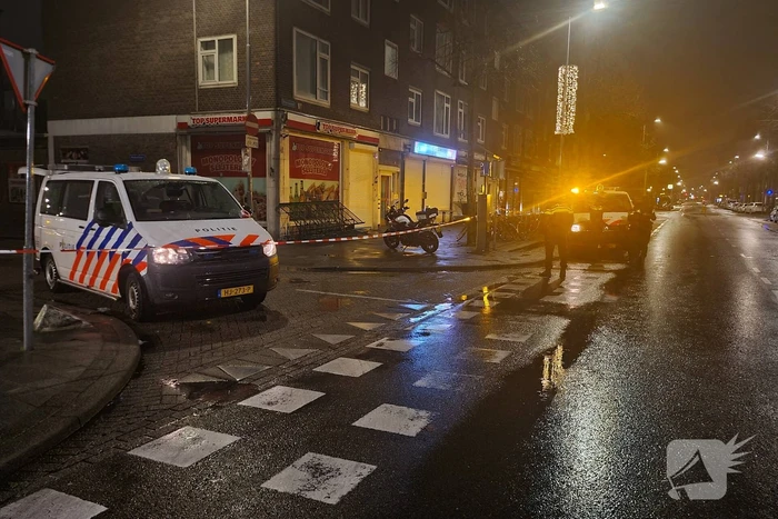 Meerdere kogelinslagen bij slijterij