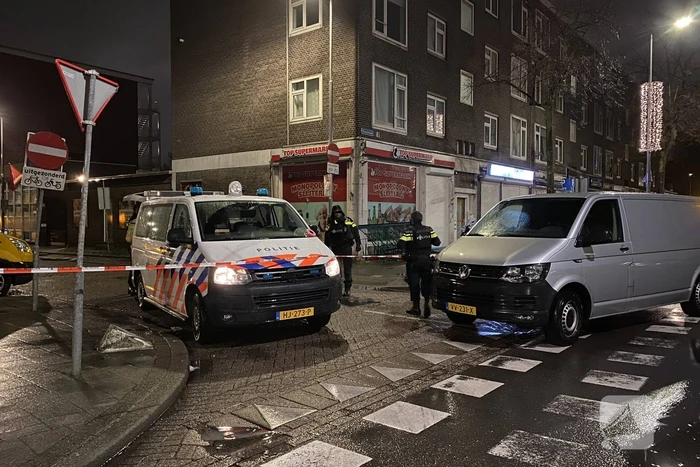 Meerdere kogelinslagen bij slijterij