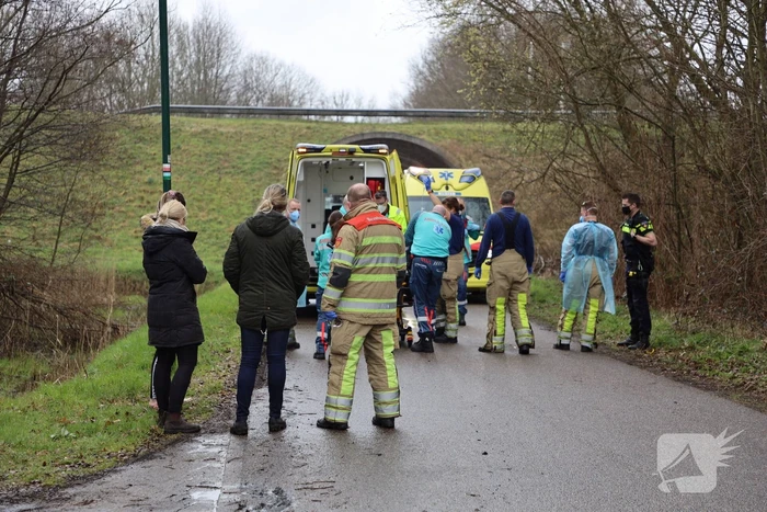 Jongen treft gewonde man aan op straat
