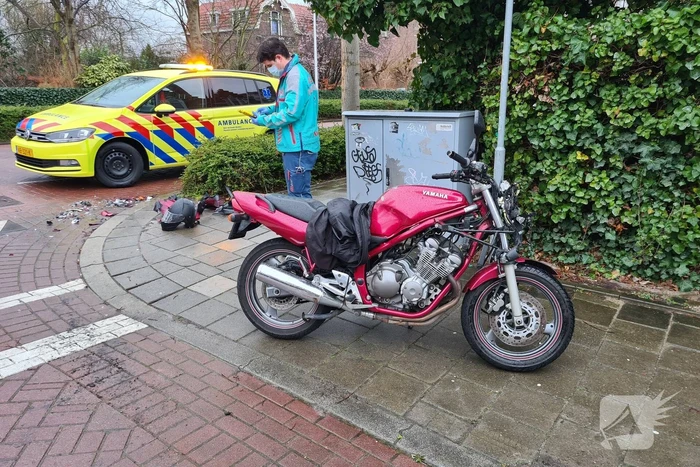 Automobilist rijdt door na aanrijding met motor