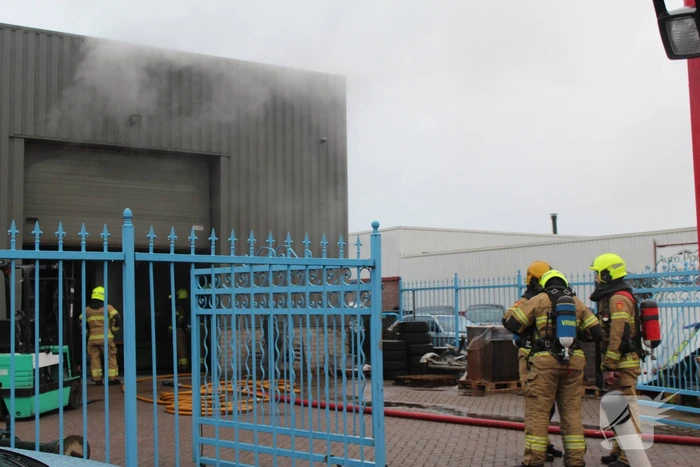 Veel rookontwikkeling na brand in machine
