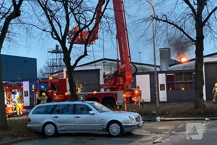 Uitslaande brand in leegstaand bedrijfspand