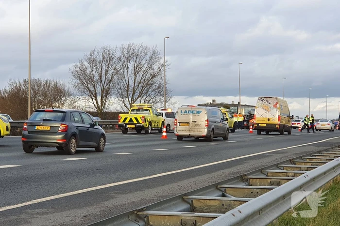 Snelweg dicht na ongeval met meerdere voertuigen