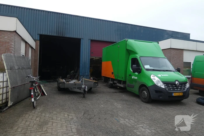 Oldtimers beschadigd door brand in loods
