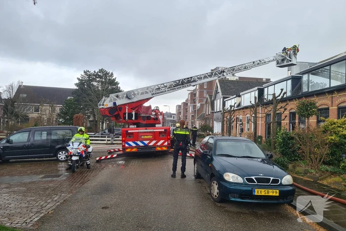 Brand in schoorsteen van woning
