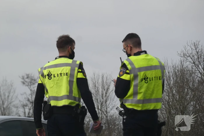 File na aanrijding tussen drie voertuigen