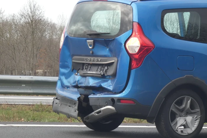 File na aanrijding tussen drie voertuigen