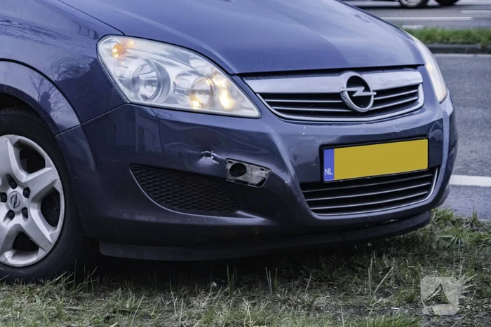 Maaltijdbezorger gewond bij botsing met personenauto