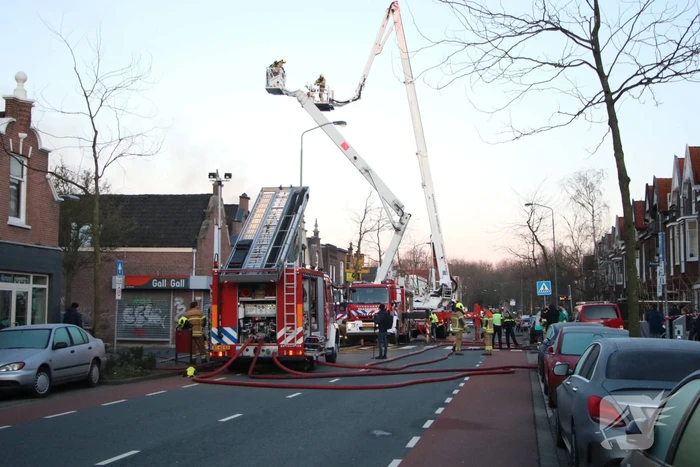 Grote uitslaande brand bij restaurant