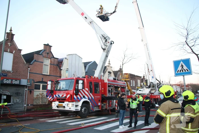 Grote uitslaande brand bij restaurant