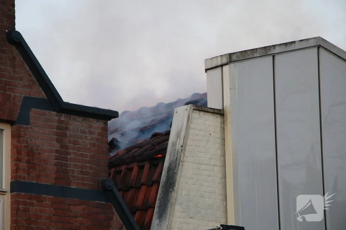 Grote uitslaande brand bij restaurant
