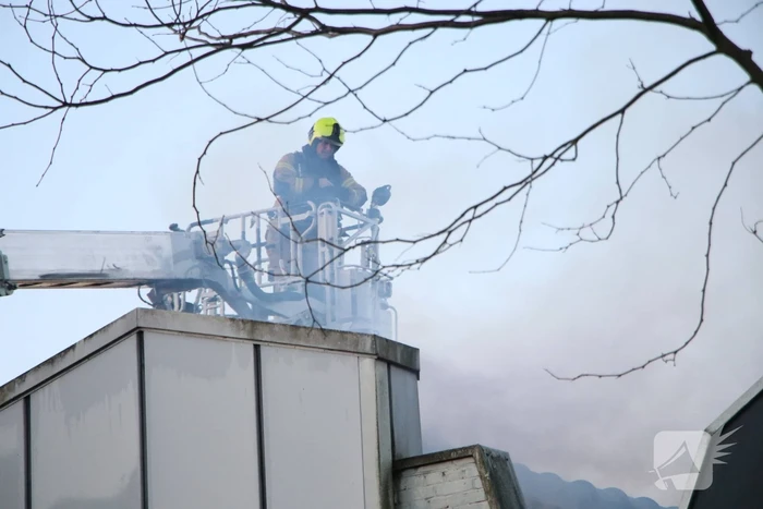 Grote uitslaande brand bij restaurant