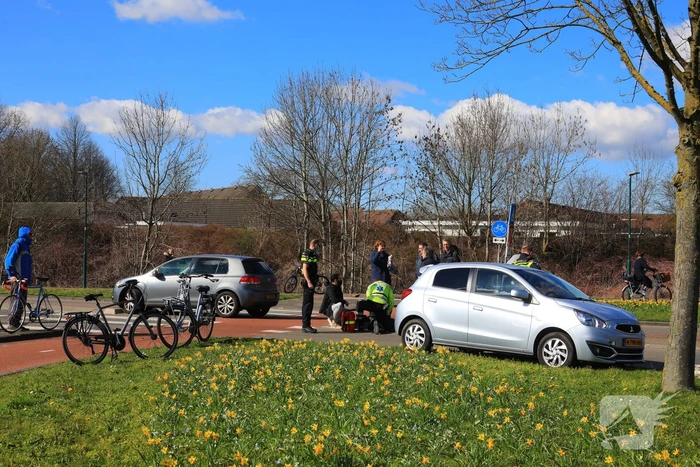 Fietsster gewond bij aanrijding tijdens het oversteken