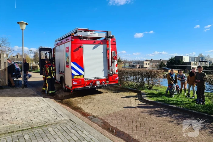 Smeulende barbecue zorgt voor brand