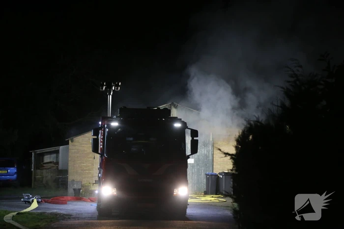 Veel rook bij brand in loods