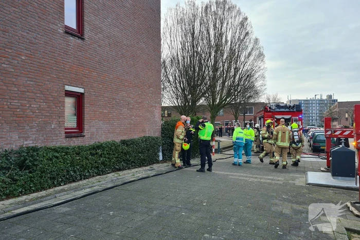 Enorme schade bij uitslaande woningbrand