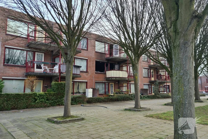 Enorme schade bij uitslaande woningbrand