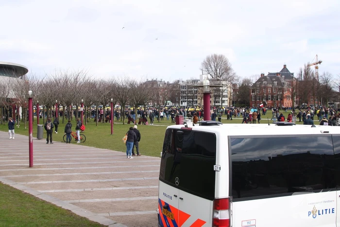 Honderden mensen demonstreren tegen coronamaatregelen