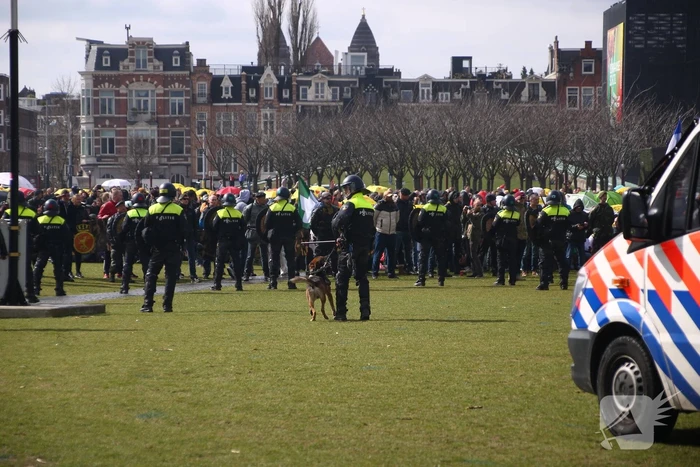 Honderden mensen demonstreren tegen coronamaatregelen