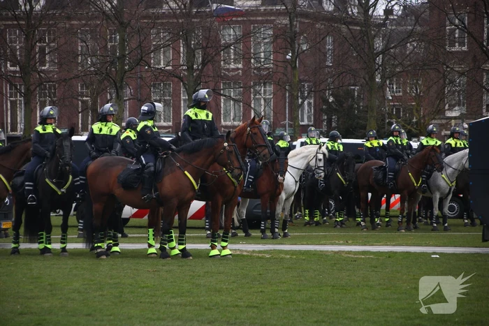 Honderden mensen demonstreren tegen coronamaatregelen