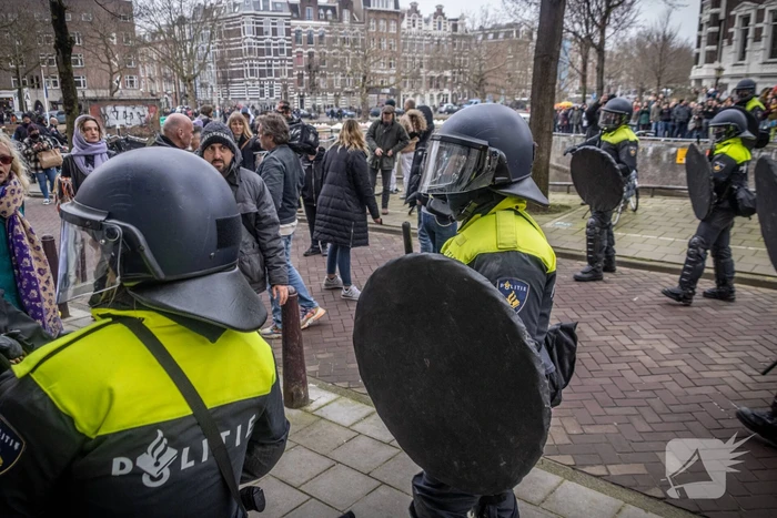 Honderden mensen demonstreren tegen coronamaatregelen