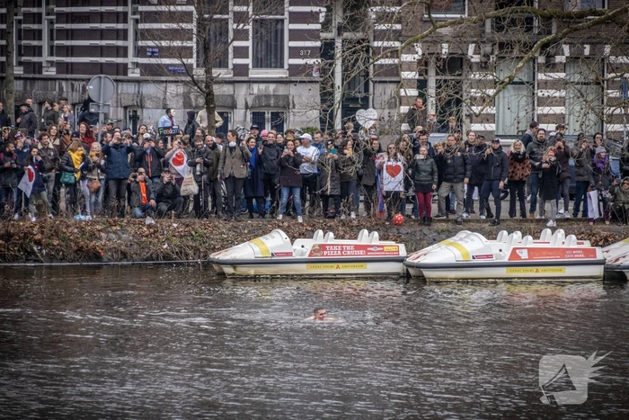Honderden mensen demonstreren tegen coronamaatregelen