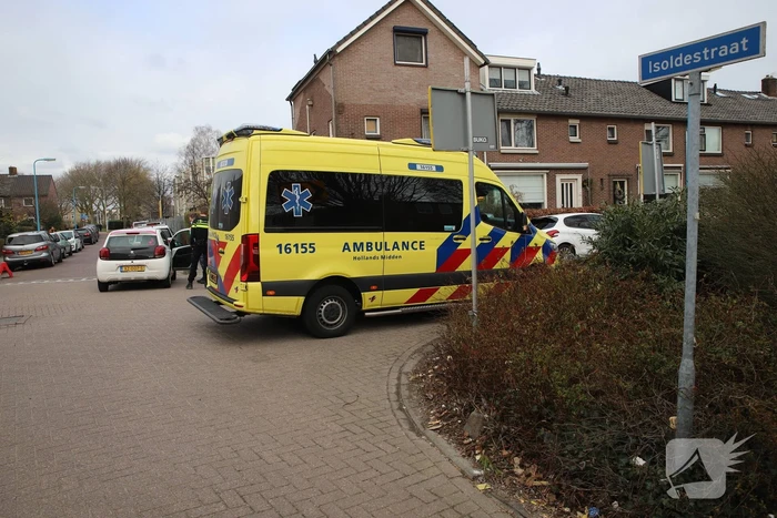 Schade bij aanrijding tussen twee auto's
