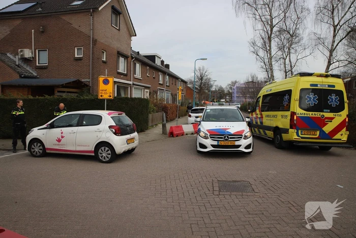Schade bij aanrijding tussen twee auto's